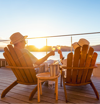 couple-wine glasses-retirement